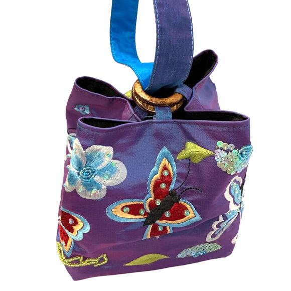 Silk bucket purse with embroidered butterflies, iridescent blueish purple - Picture 2 of 10